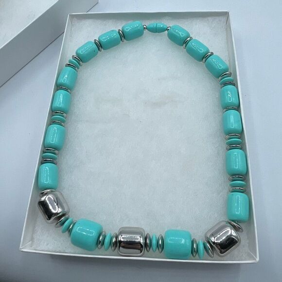 Vintage Jewelry - Vintage 1980’s acrylic silver & turquoise beaded necklace